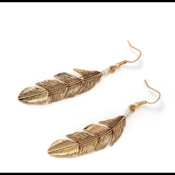 New! Boho Feather Dangle Gold Tone Textured Quality Earring’s - Picture 9 of 13